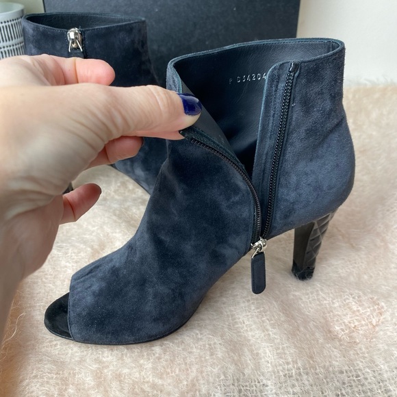 Chanel Interlocking CC Logo Short Bootie - Picture 3 of 15